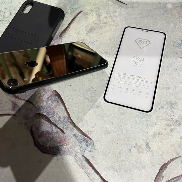 Apple iPhone XR Factory Unlocked 64 GB Black & Gold Mirror Back Glass - Picture 10 of 10